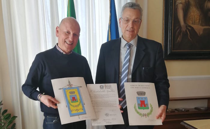 Maccagno con Pino e Veddasca, presentati il nuovo stemma e il nuovo gonfalone