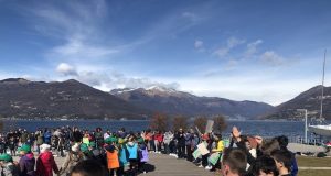 "Friday for the future", centinaia i ragazzi sul lungolago di Luino contro i cambiamenti climatici