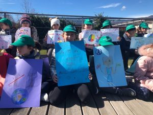 "Friday for the future", centinaia i ragazzi sul lungolago di Luino contro i cambiamenti climatici