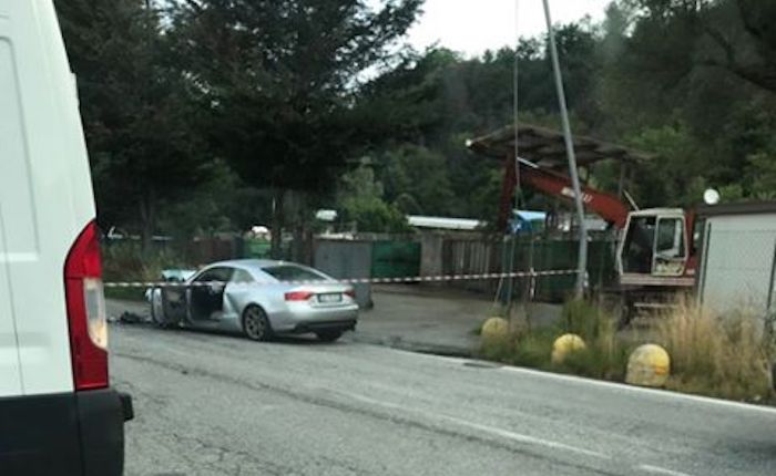 Luino, scontro tra camion dei rifiuti ed auto all'incrocio della discarica