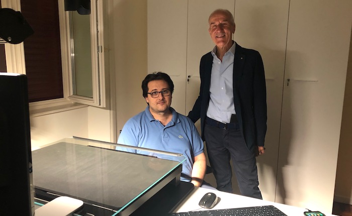 Luino, inizia la digitalizzazione dell'Archivio Sereni: fondamentale uno scanner planetario