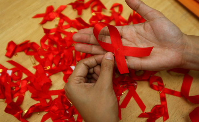 Lotta all’AIDS, ATS Insubria in Regione con i ragazzi dell’Istituto “Stein” di Gavirate