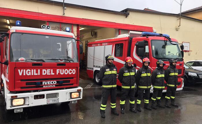 Vigili del fuoco di Luino: minuto di silenzio e sirene spiegate per i fratelli Antonio, Marco e Matteo - Luino Notizie