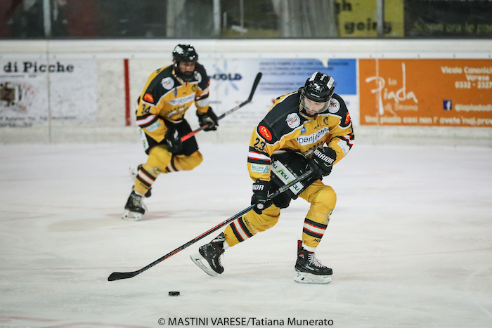 Hockey, per i Mastini Varese un'altra grande vittoria che vale tanto