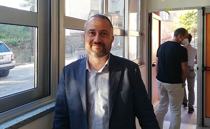 Il Liceo di Luino rende note le modalità del rientro Il Liceo di Luino rende note le modalità del rientro