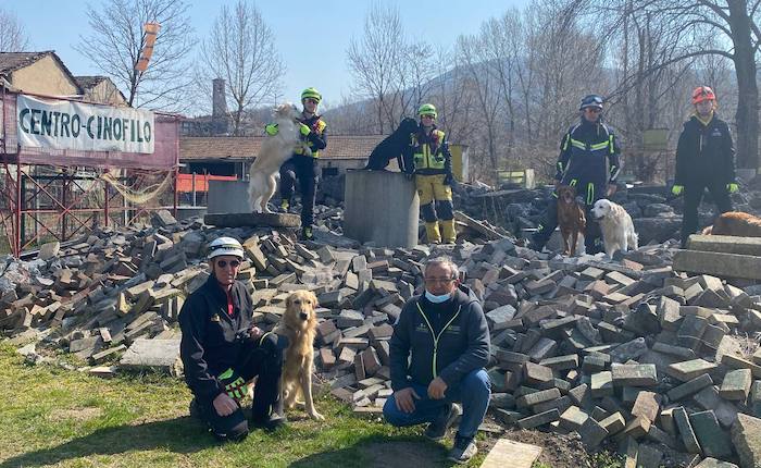 Da Slovenia, Slovacchia e Grecia al centro cinofilo di Luino per addestrare i cani da ricerca