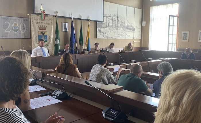 incontro ascom luino commercianti estate natale