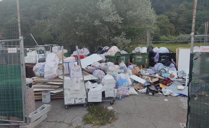 Luino, raccolta differenziata: «Per carta e cartone occorre cambiare le cose»