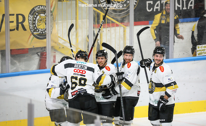Hockey, overtime smiles at Varese