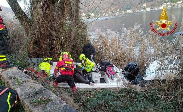 Brusimpiano, barca impatta violentemente contro la riva: due feriti