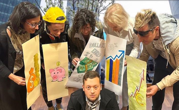 Da Luino Corsi al palco di un teatro,