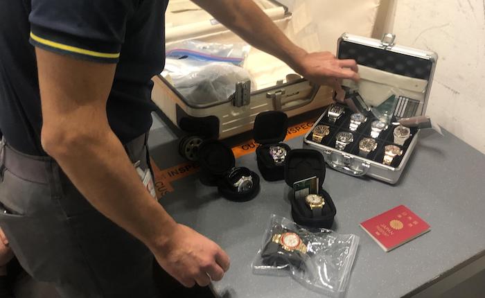 Contrabbando, sequestrati a Malpensa 11 orologi di lusso dal valore di oltre 800mila euro