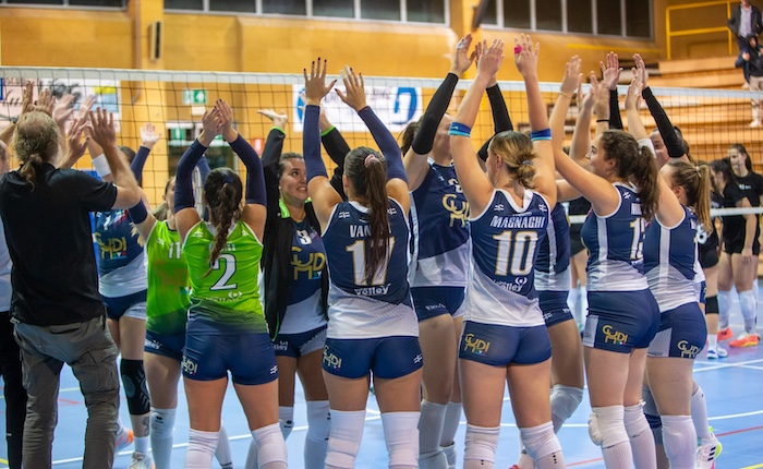 Esordio in casa ed è subito spettacolo: il Luino Volley batte in rimonta la Futura per 3-2
