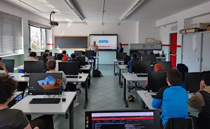 L’AVIS incontra gli alunni dell’I.S.I.S. “Città di Luino – C. Volonté”