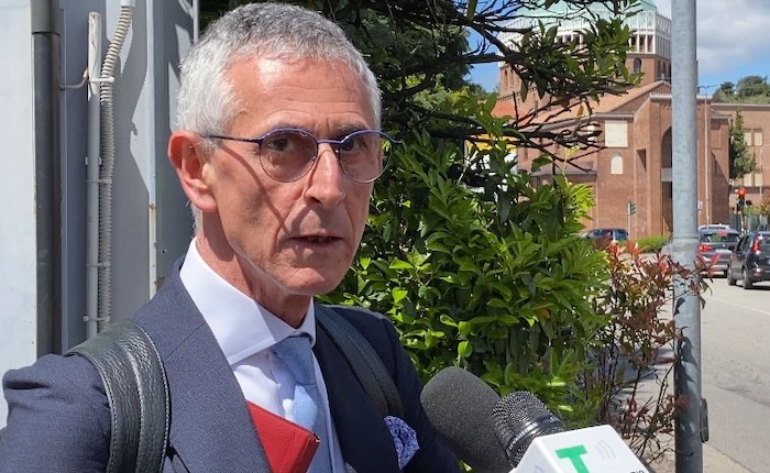 Delitto di Varese: «Manfrinati voleva costituirsi»