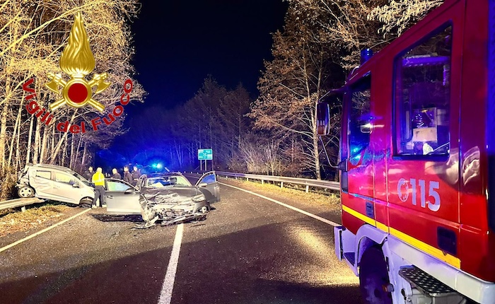 Tra Besozzo e Laveno un grave incidente e due incendi in abitazione