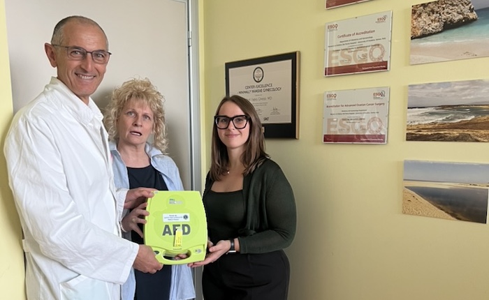 Un defibrillatore per la Ginecologia del Del Ponte grazie al Lions Club Palazzo Estense