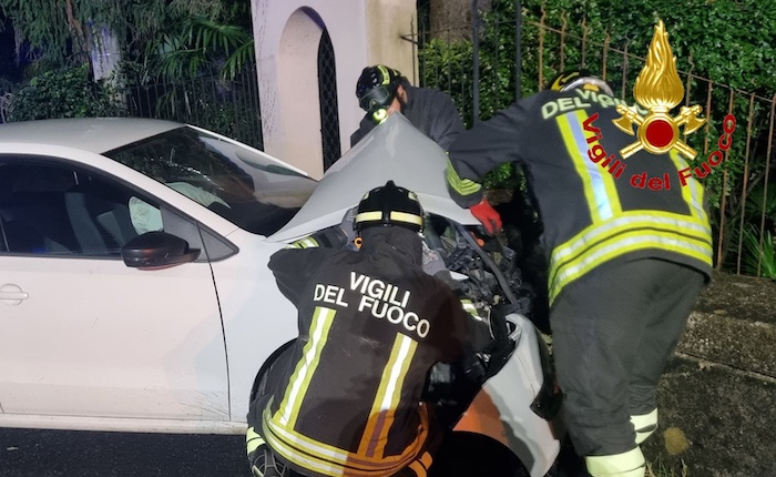 Incidente sulla SP69 a Castelveccana, un 20enne e una 17enne in ospedale