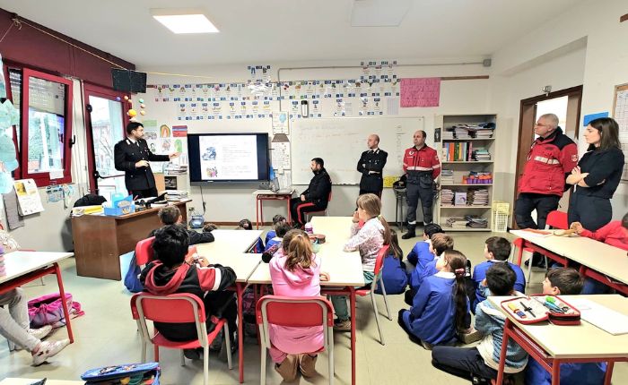 carabinieri scuole maccagno - 2