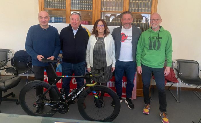 pedala con i campioni