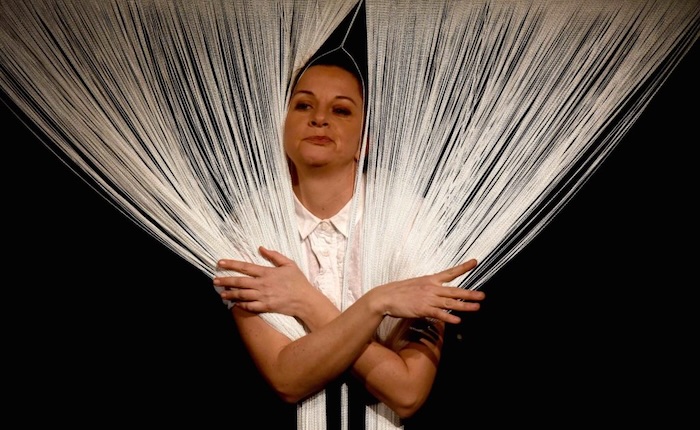 Al Teatro di Germignaga in scena la storia della ciclista Alfonsina Strada