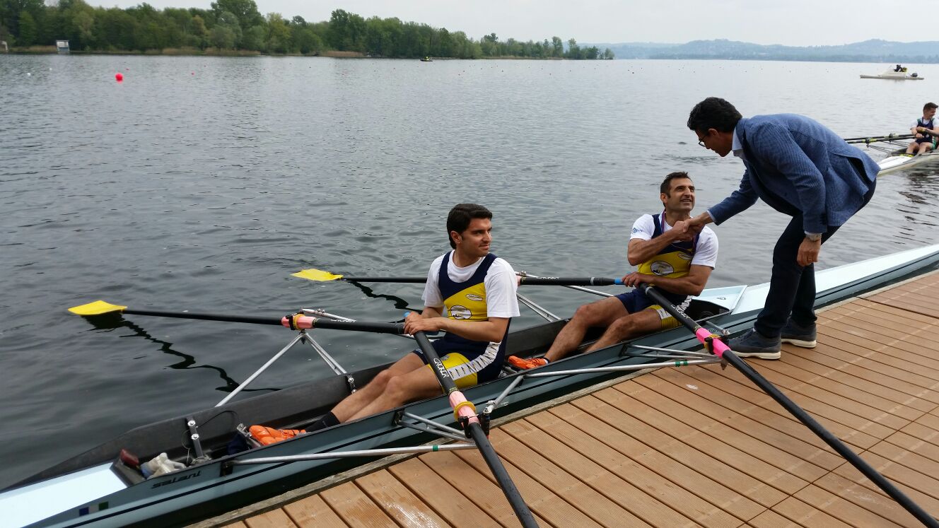 Un argento e due bronzi per la Canottieri Luino all'Internazionale Master di Gavirate - 2x master Manzo-Del Ferraro