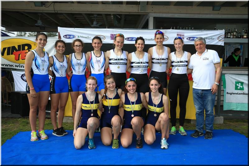Quattro medaglie per la Canottieri Luino a Monate: 4x junior f Valeria Croci - Gaia Langella