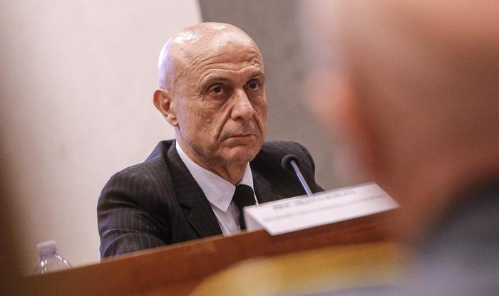 Sicurezza, Minniti: 'Ridurre i rischi non è legge di destra' 'Chi parla di sindaci sceriffi non ha letto quel testo'