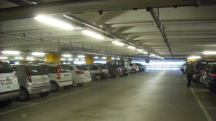 Parcheggi sì, parcheggi no: a Luino si discute sulle aree a disposizione