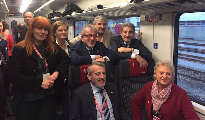 Nelle foto i Presidenti Cattaneo e Maroni con la delegazione regionale e il Presidente Cattaneo con l’Assessore Brianza