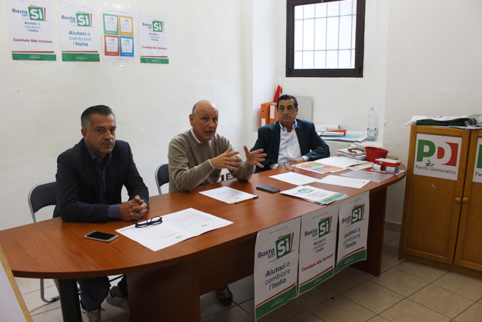 Luino, parte la campagna "Basta un Sì" per il referendum costituzionale. Passera: "Ci giochiamo il futuro dei giovani"
