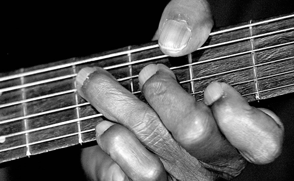 Luino: venerdì sera in Biblioteca un viaggio tra "Le periferie del rock"