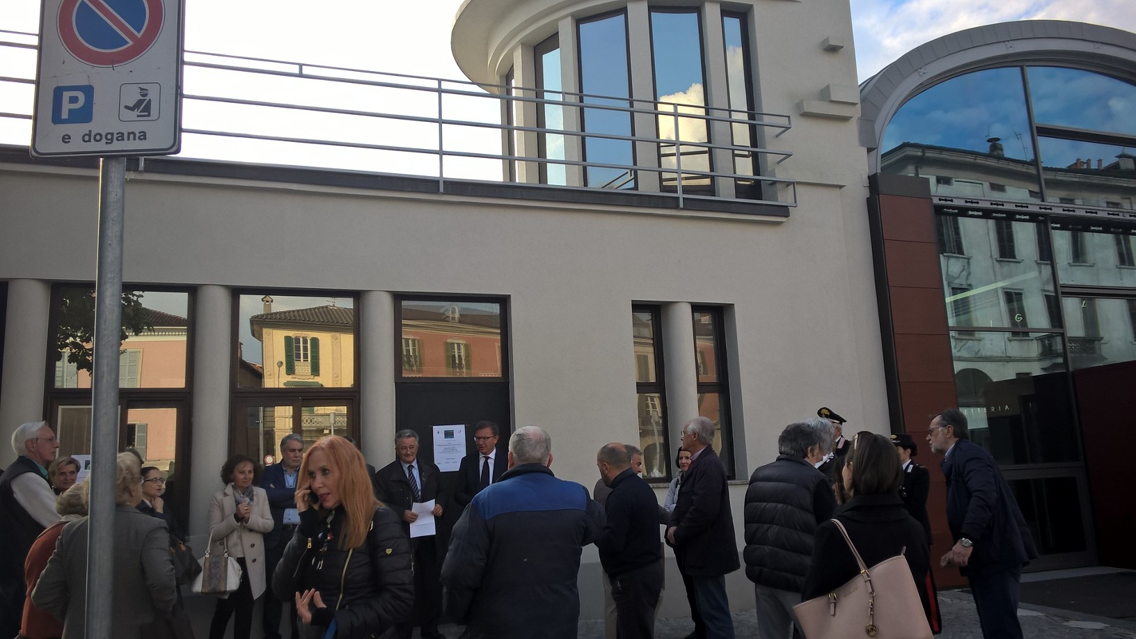 All'Imbarcadero inaugurata la mostra “Luino: Paesaggi e ritratti di una Terra d’Artisti
