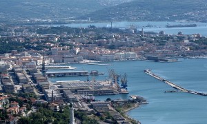 Porto di Trieste sulla linea Adriatico-Baltico. Domani partirà il primo treno