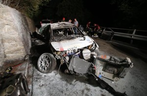 Como, rally "Ba...relli ronde": muoiono pilota e navigatore bruciati nell'auto (ANSA/MATTEO BAZZI)