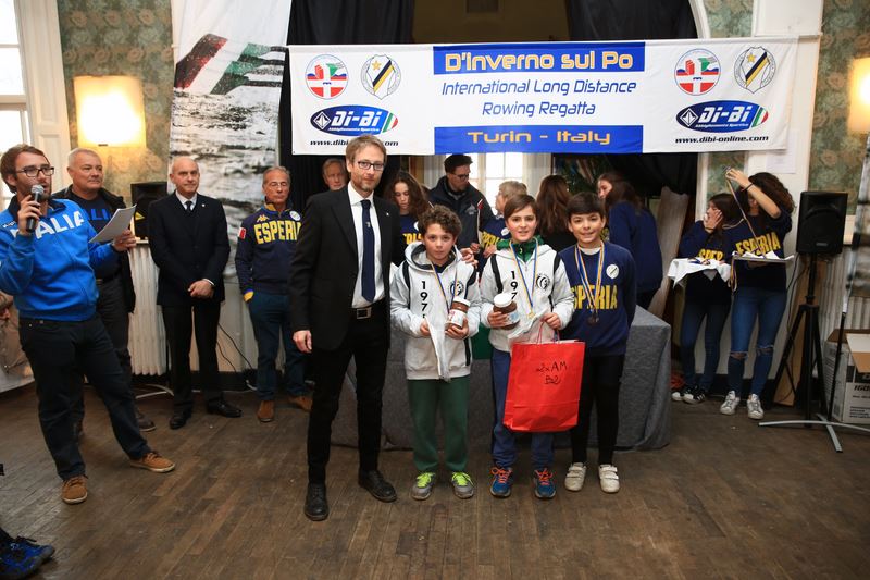 Canottieri Germignaga, bianconeri protagonisti a Torino: un oro dalla "D’Inverno sul Po"