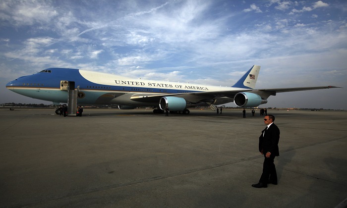 Air Force One da 4 miliardi di dollari. Trump: "Costi ridicoli. Cancellate l'ordine"