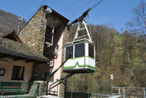 La funivia che porta a Monteviasco, nel comune di Curiglia