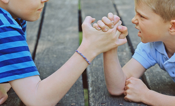 I primi figli sono più intelligenti degli altri fratelli, lo dice la scienza
