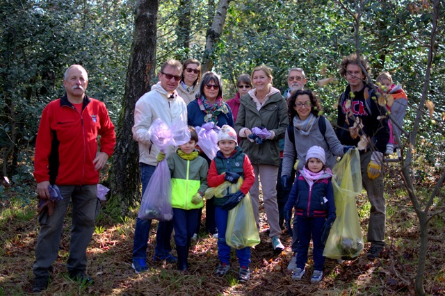 Luino, le foto della "Giornata del Verde Pulito". Il sindaco: "Esperienza molto educativa per i partecipanti" (Foto © Francesco Muzzopappa)