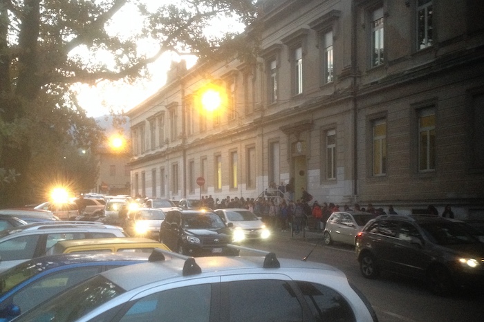 Scuole di Luino, "Il traffico in viale delle Rimembranze? Un rischio per gli studenti"
