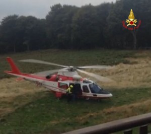 Predeccolo, 41enne in cerca di funghi con il marito si perde nei boschi. Salvata dall'elicottero