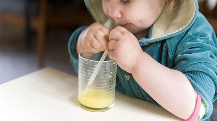 Fruttosio come l'alcol: l'eccesso di zucchero provoca danni epatici ai bambini