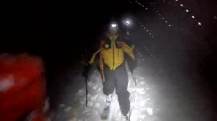 Freddo, buio e neve: l'eroico gesto dei soccorritori che sono arrivati all'hotel Rigopiano
