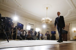 Barack Obama ha dato l'autorizzazione all'esercito statunitense di compiere i raid contro l'Is in Siria (nbcnews.com)
