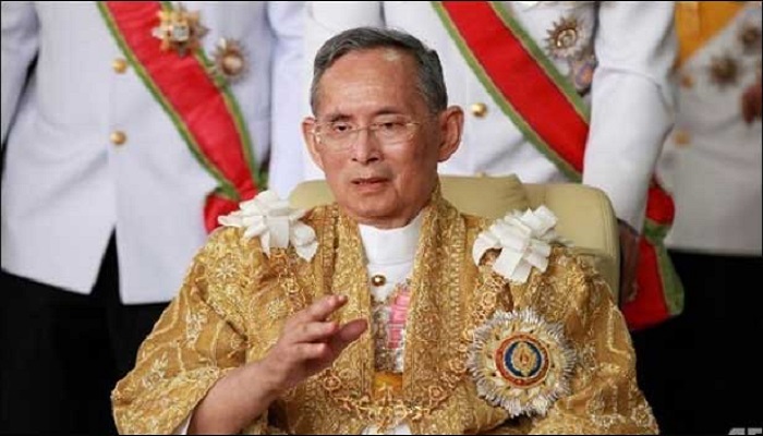 Thailandia, un anno di lutto per la morte del re chiamato 'papà'