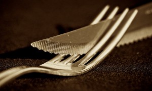 Cibo e sesso, ecco come reagiscono donne e uomini di fronte allo stress