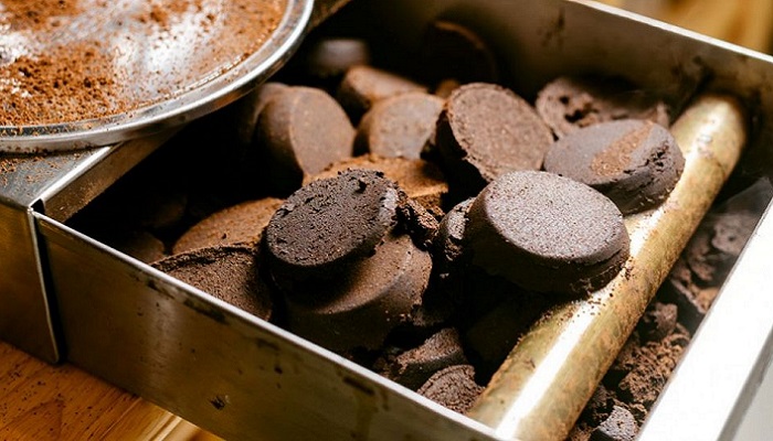 New life: fondi di caffè per alimentare stufe, caldaie e, in futuro, anche le auto
