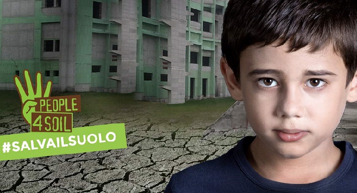 Legambiente: "Basta leggi truffa sul consumo di suolo. Sosteniamo la petizione #salvailsuolo"