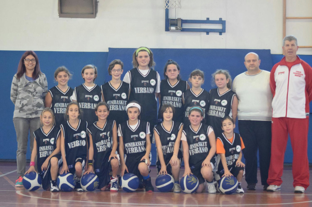 Basket Verbano, la squadra U13 pink